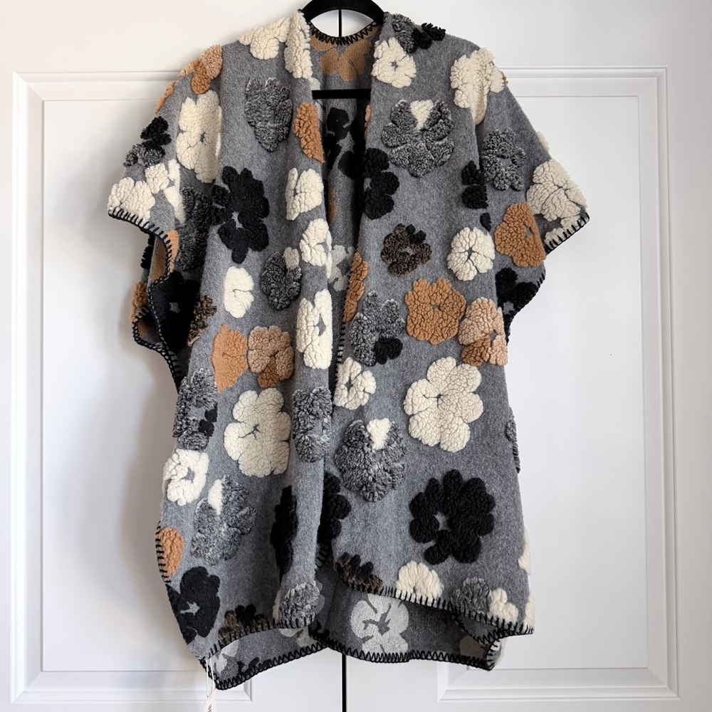 NWT Floral Sherpa Fleece Cape Poncho Throw